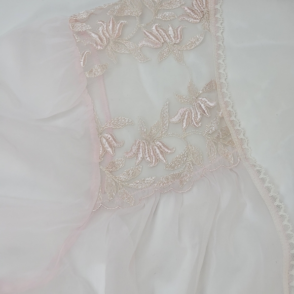 Vanity Fair Vintage Soft Pink Sheer Open Duster Rober, Floral Applique, EUC, szS - Picture 3 of 9